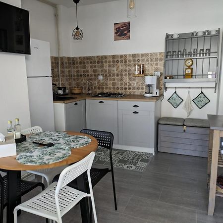 June Studio Apartment Brasov Bagian luar foto