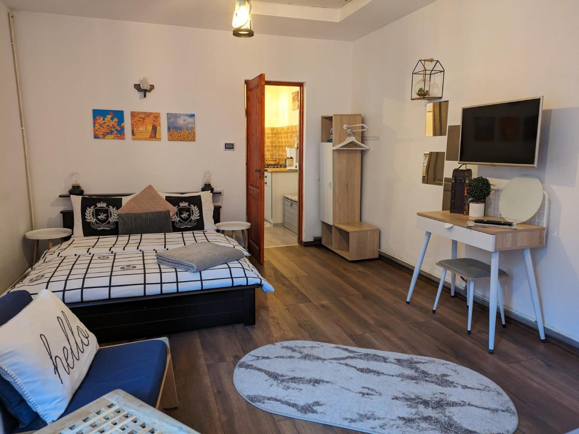 June Studio Apartment Brasov Bagian luar foto