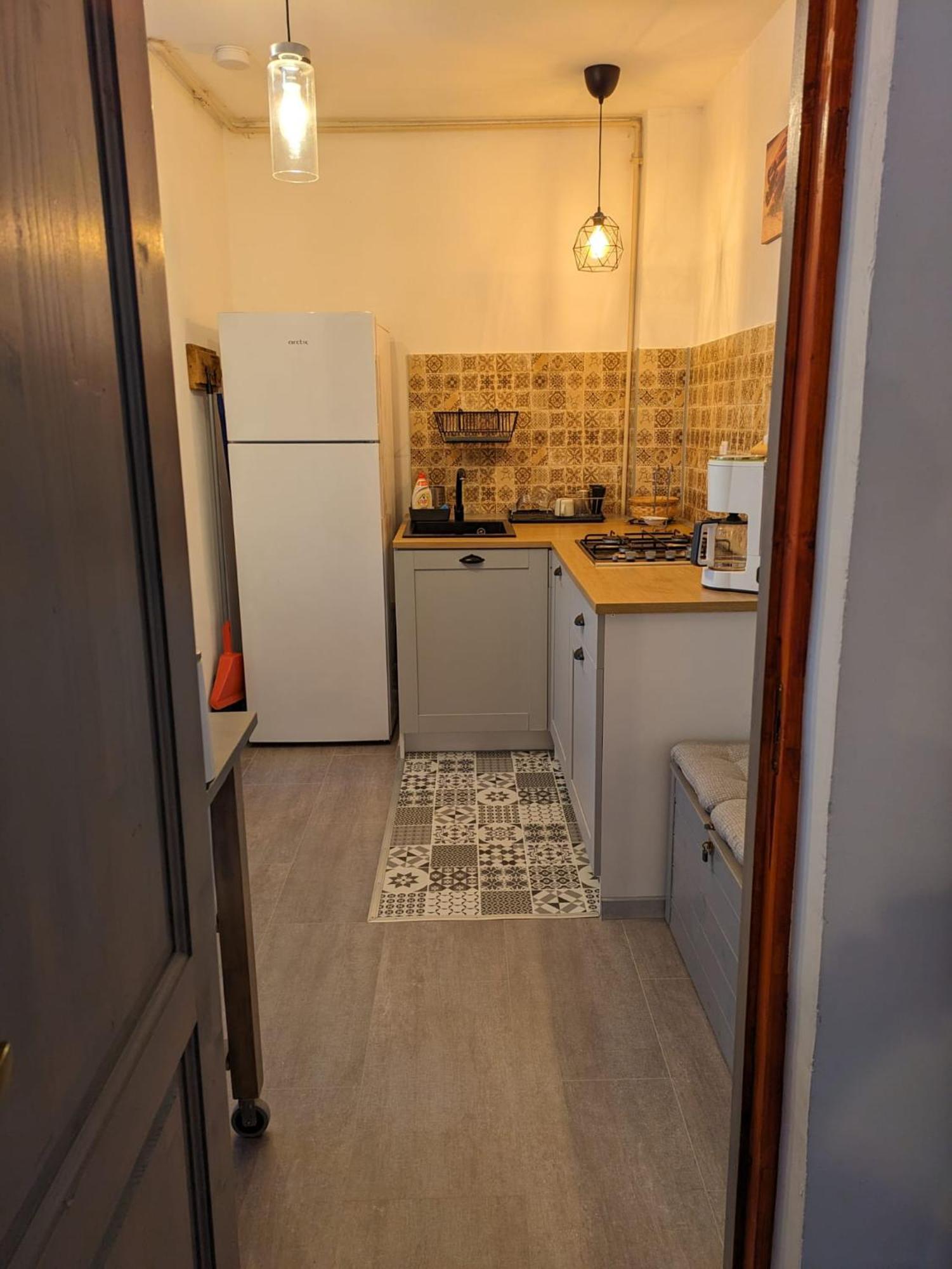 June Studio Apartment Brasov Bagian luar foto