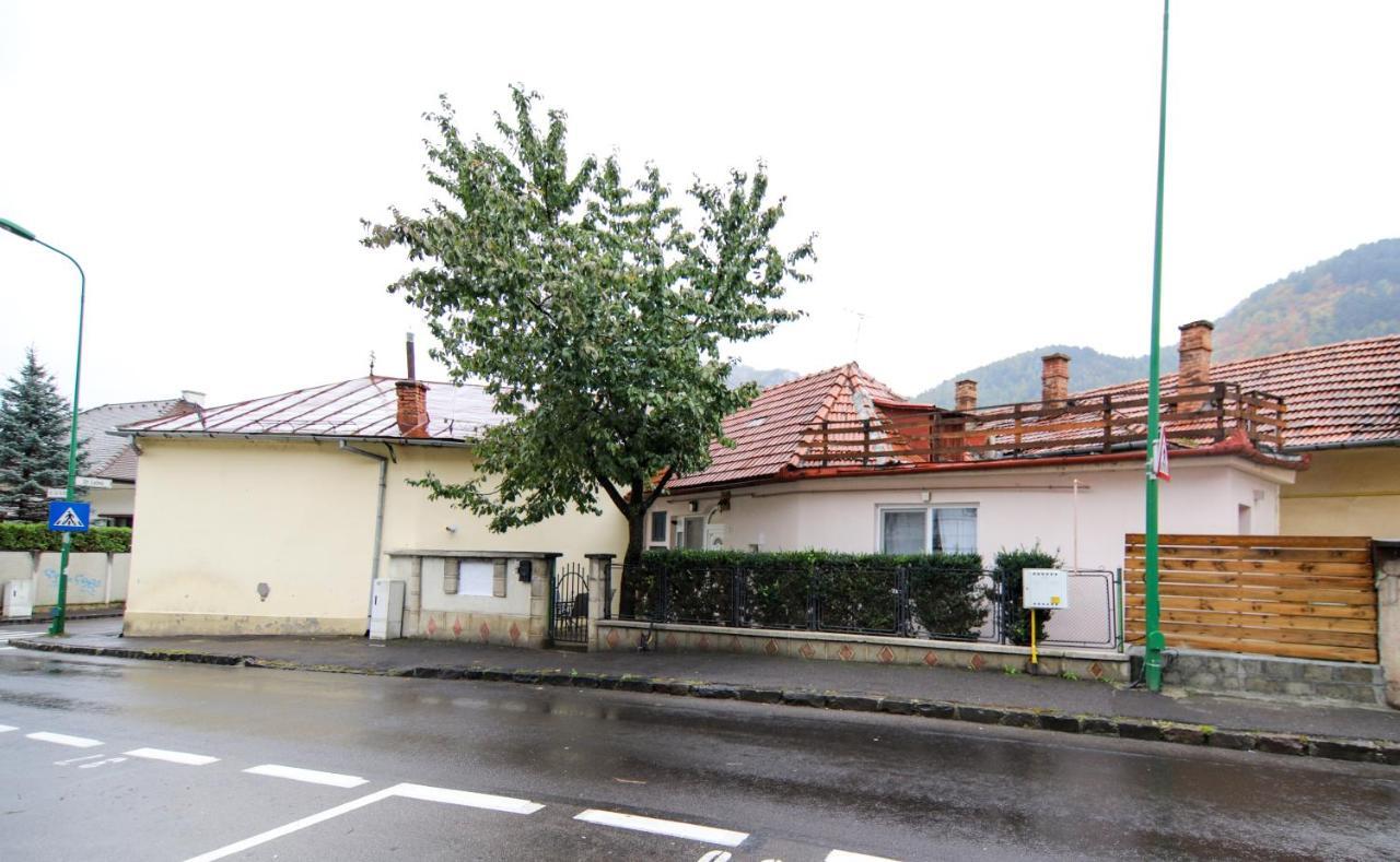 June Studio Apartment Brasov Bagian luar foto